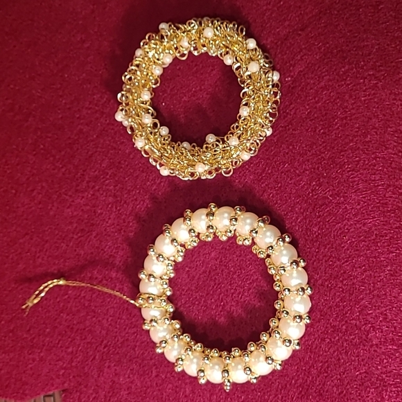 2 Gold Wired Faux Pearl Christmas Wreath Ornaments - Picture 5 of 5